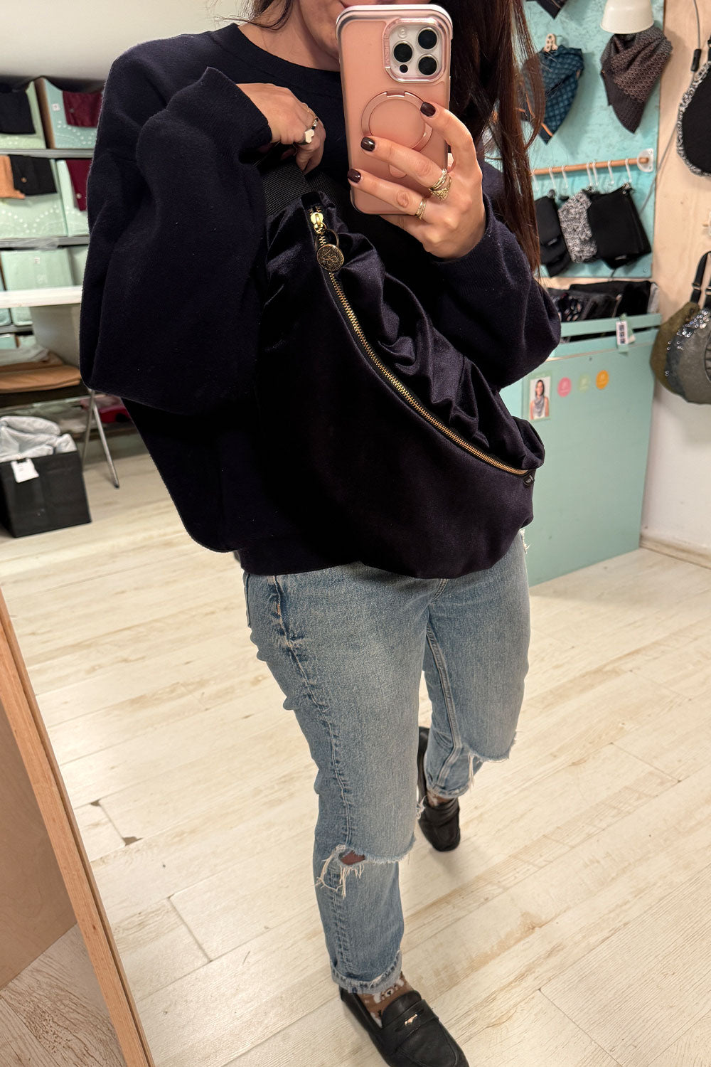 פאוץ׳ גדול יעל (קטיפה)