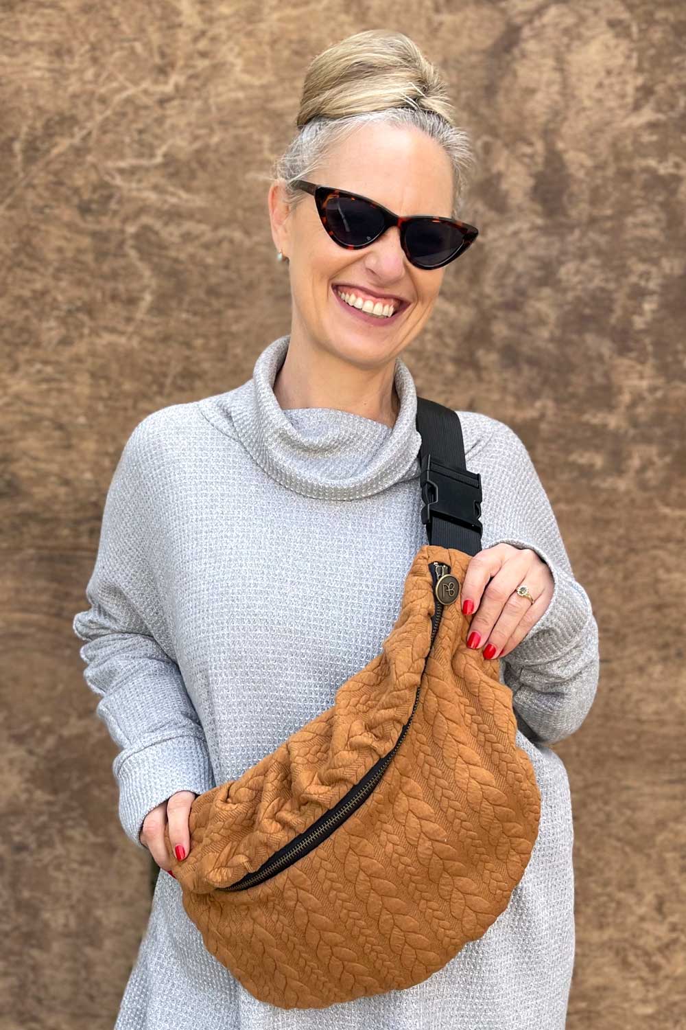 פאוץ׳ גדול זינה