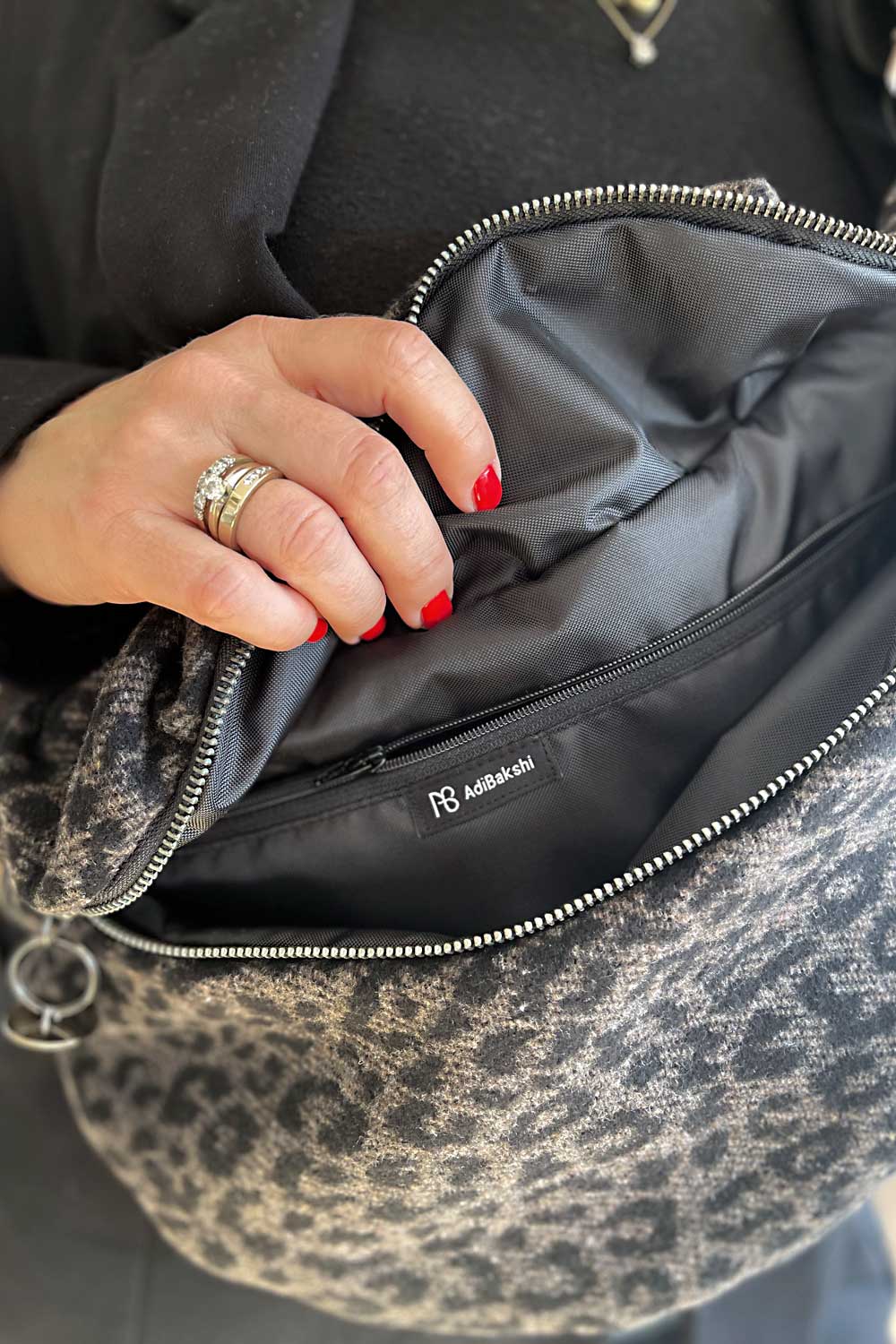 פאוץ׳ היידי – תא פנימי נסתר לציוד חשוב, ייצור ישראלי.