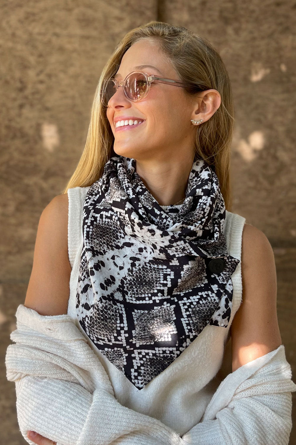 צעיף ויסקוזה קייצי בהדפס נחש קסנדרה