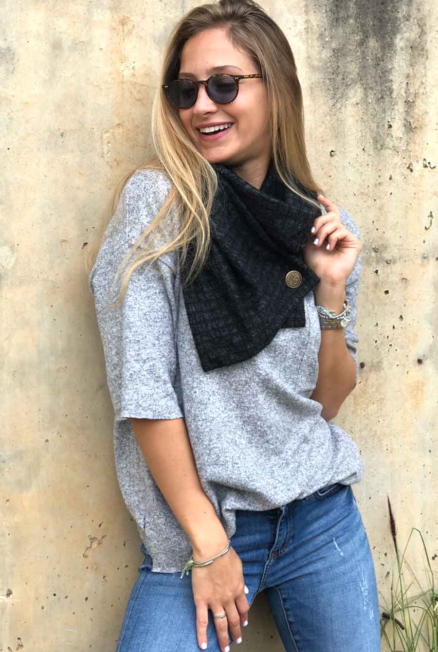 צעיף שחור ג׳ולי