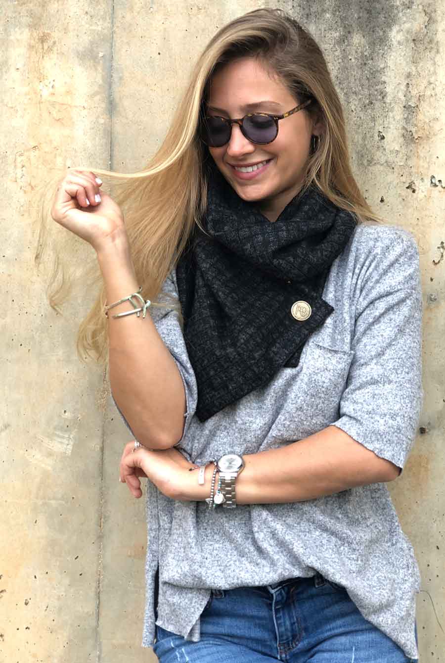 צעיף שחור ג׳ולי