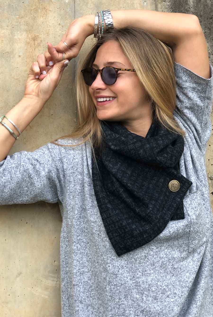 צעיף שחור ג׳ולי