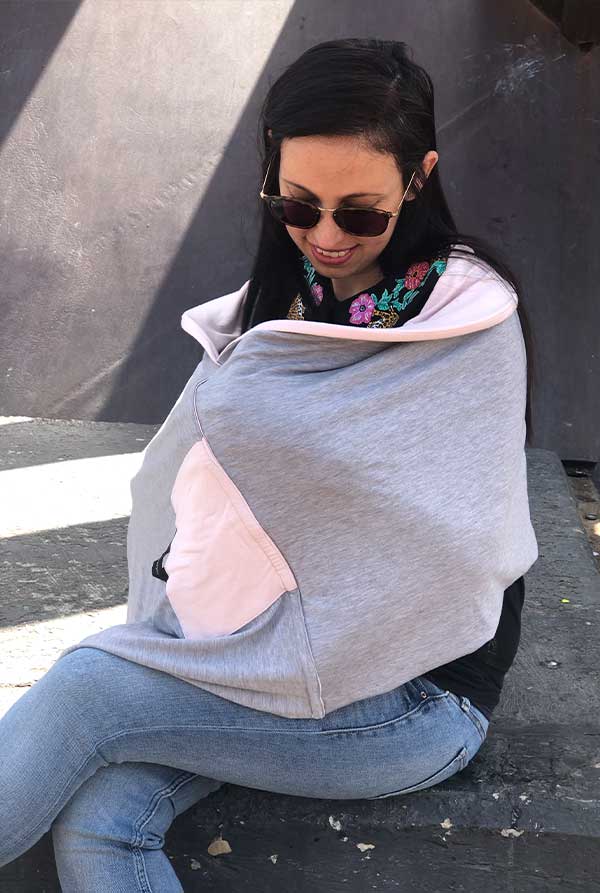 סינר הנקה מושלם שהופך לצעיף, דו-צדדי אפור ורוד בבד טריקו רך ונעים דגם ליבי