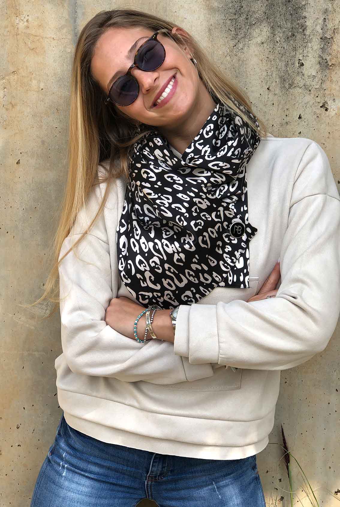 צעיף שחור לבן מטאלי מיראז׳