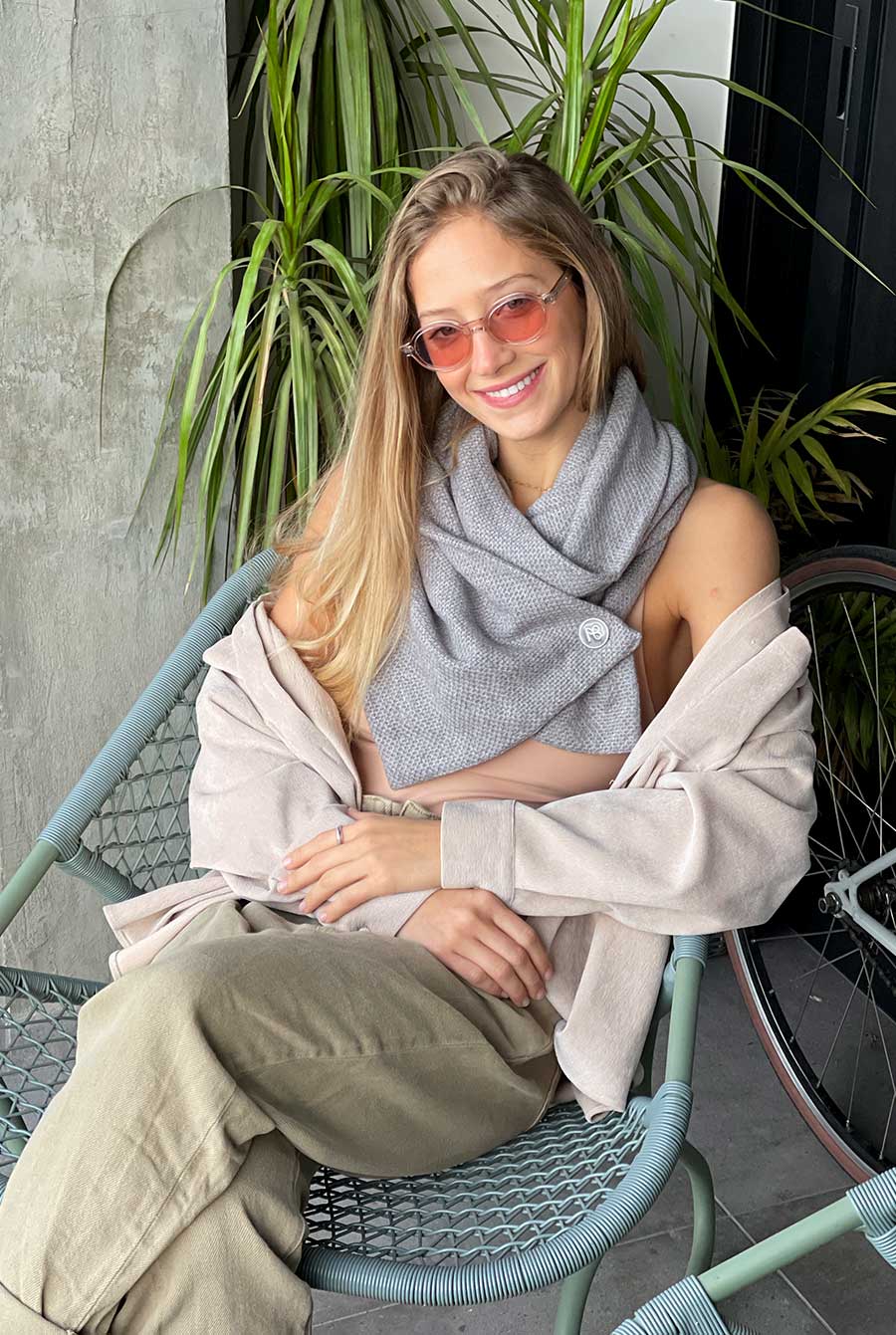 צעיף מיוחד | צעיף מתנה | צעיף סרוג | צעיף אפור