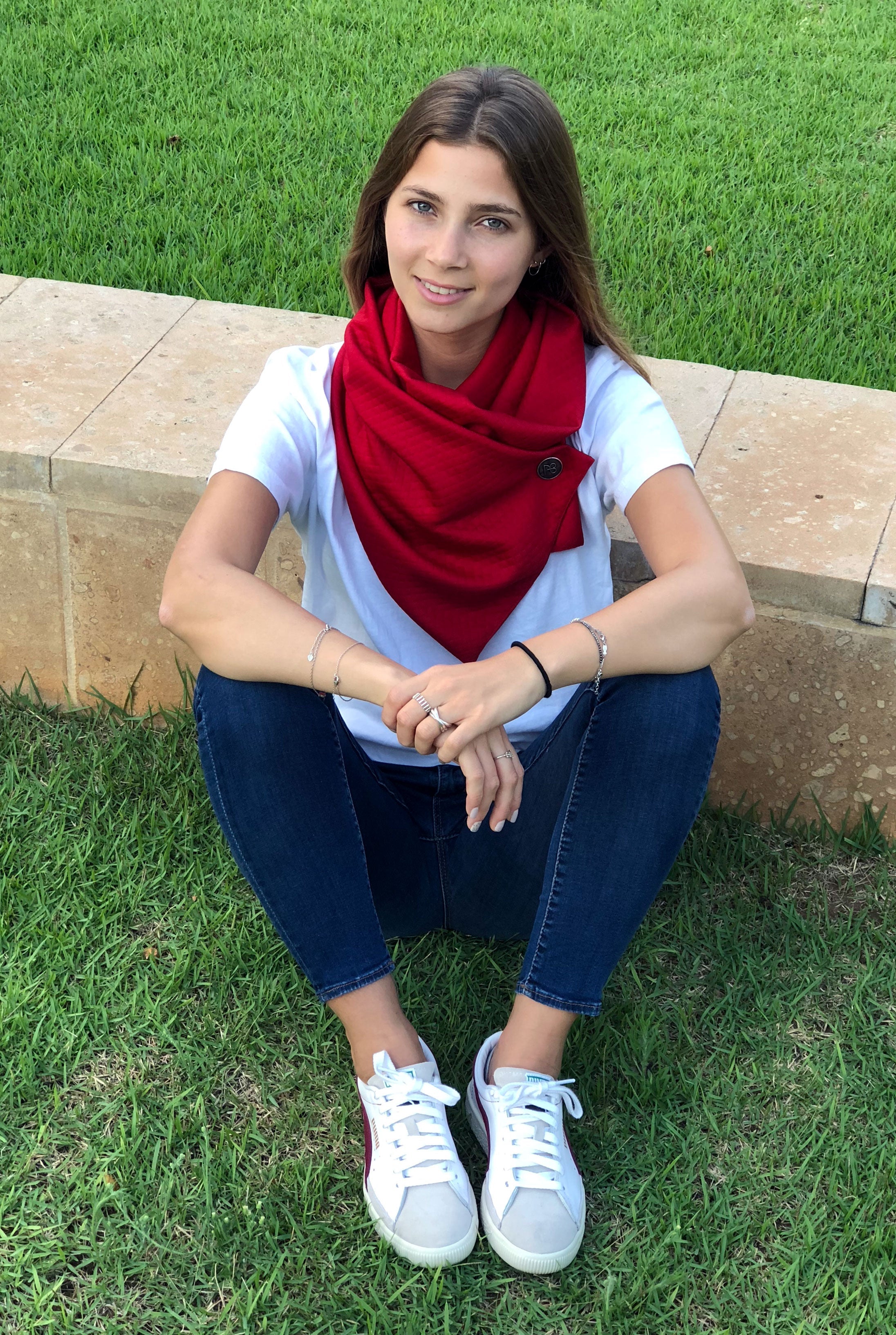 צעיף אדום מעויינים רובינה