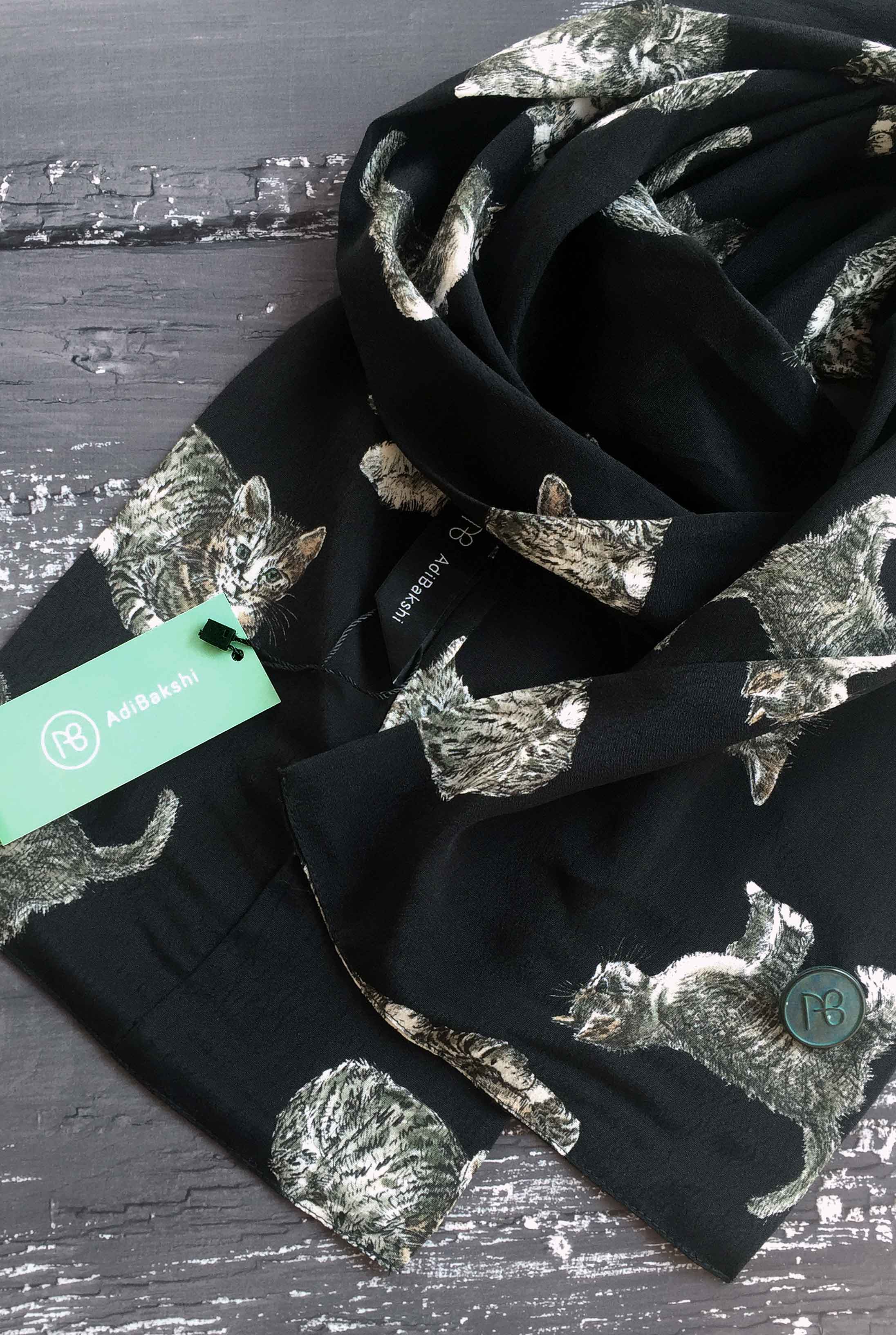 צעיף שחור בהדפס חתולים מארי