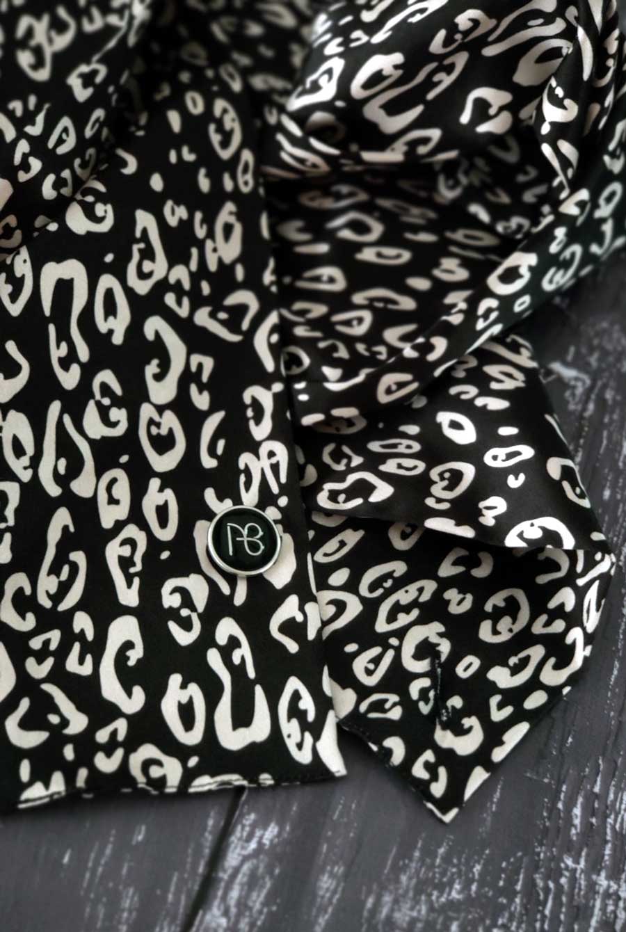 צעיף שחור לבן מטאלי מיראז׳