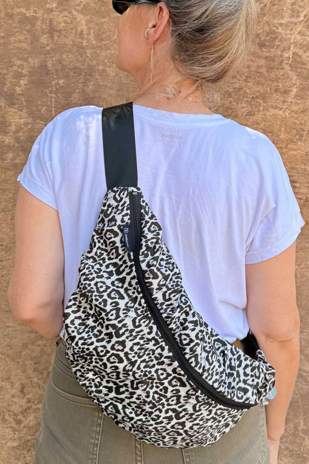 פאוץ׳ גדול גיל