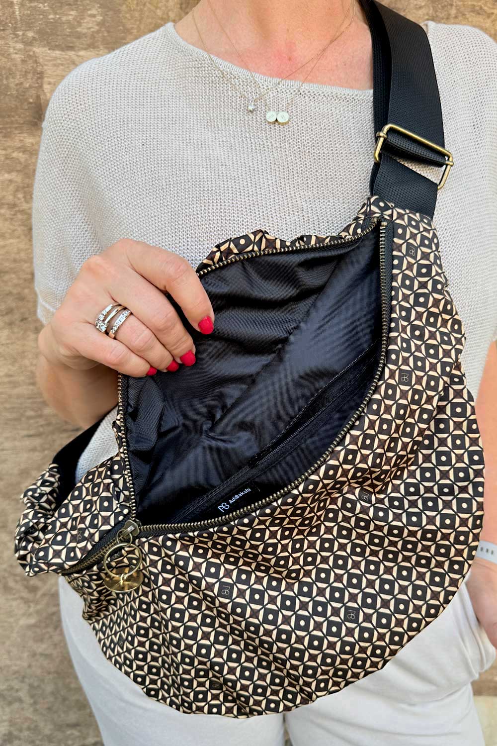 פאוץ׳ גדול גרייס