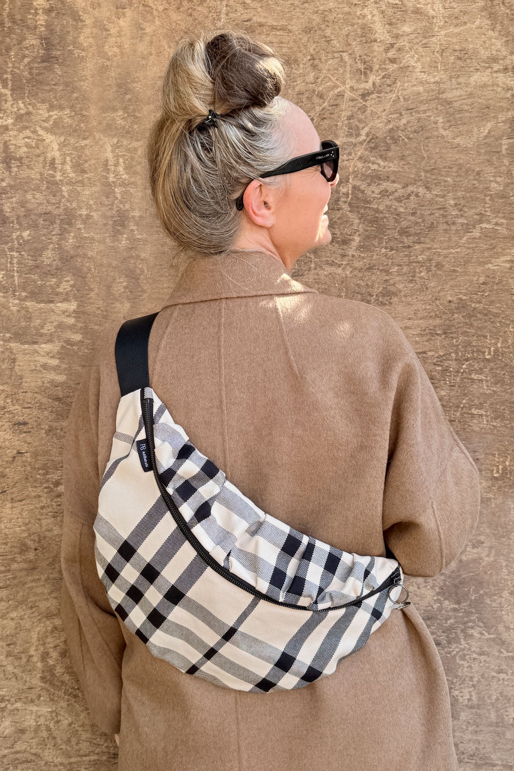 פאוץ׳ גדול מייגן