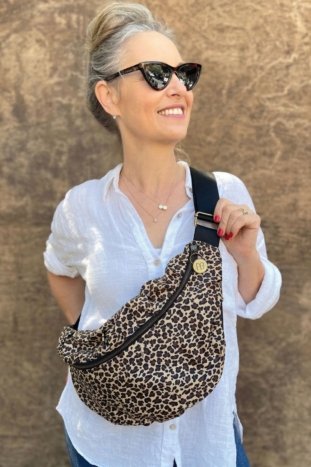 פאוץ׳ גדול נועה