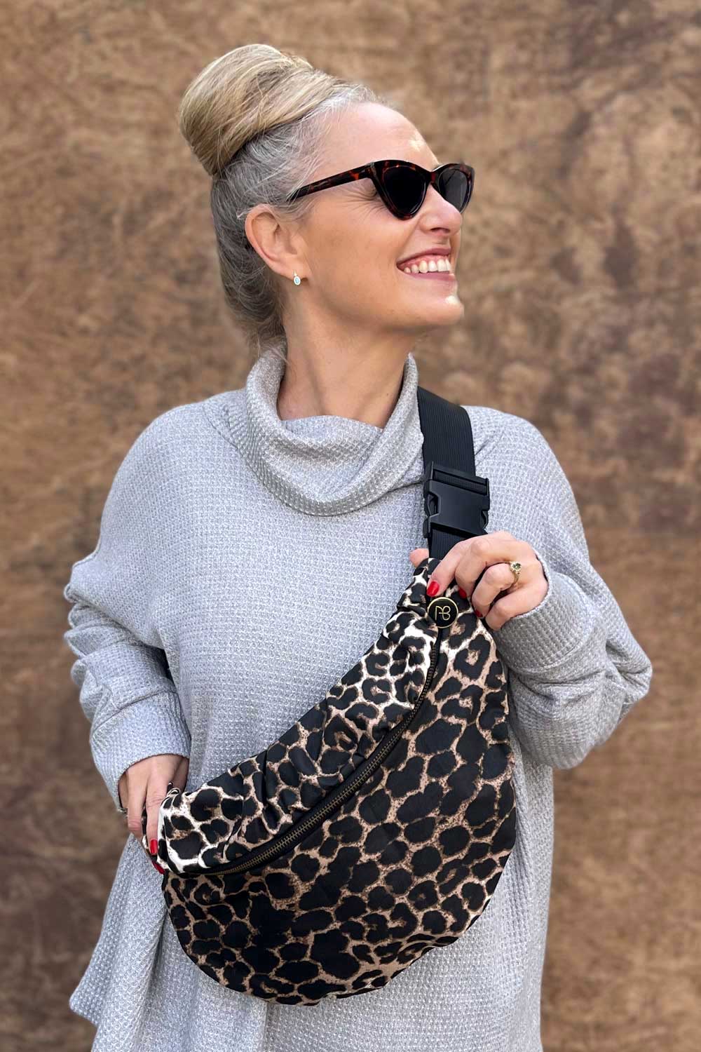 פאוץ׳ גדול תמר