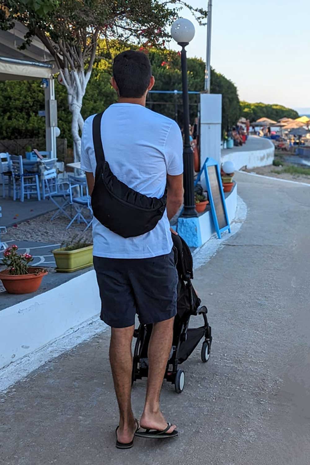 פאוץ' ורונה גדול שחור על גב של גבר – רצועה מתכווננת, עדי בקשי