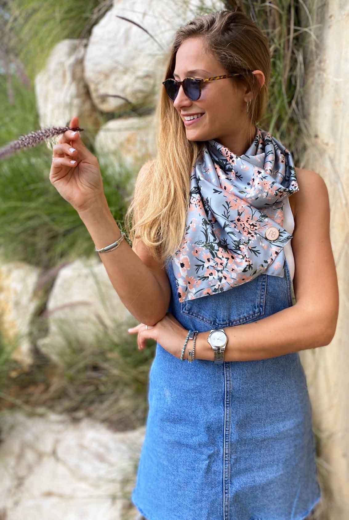 צעיף פרחוני יוקרתי בלוסום