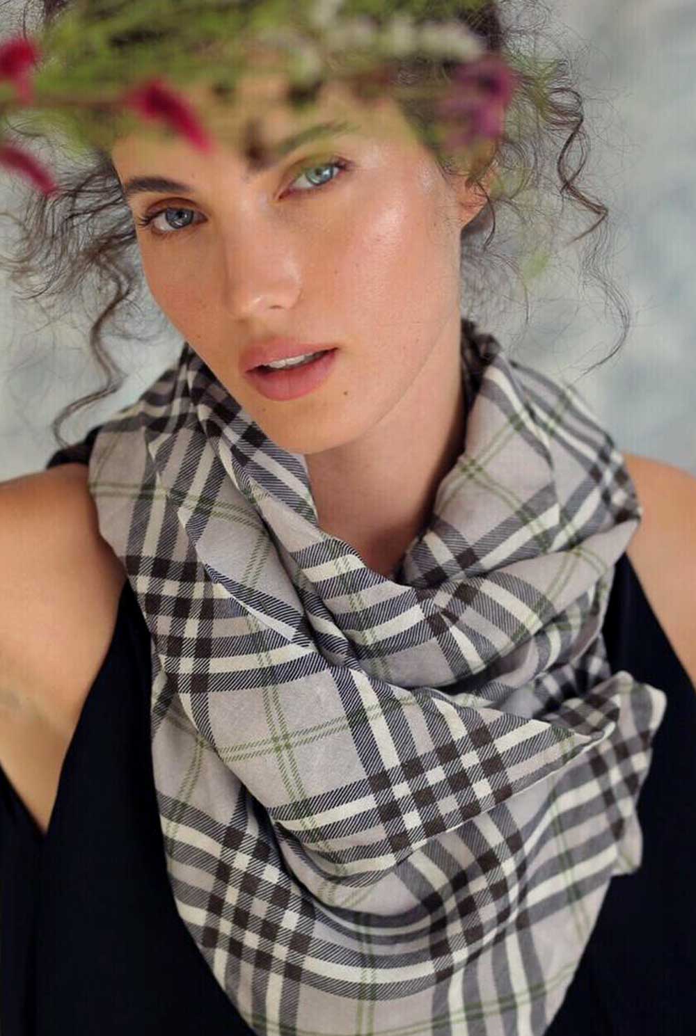 צעיף משובץ ברידג'ט