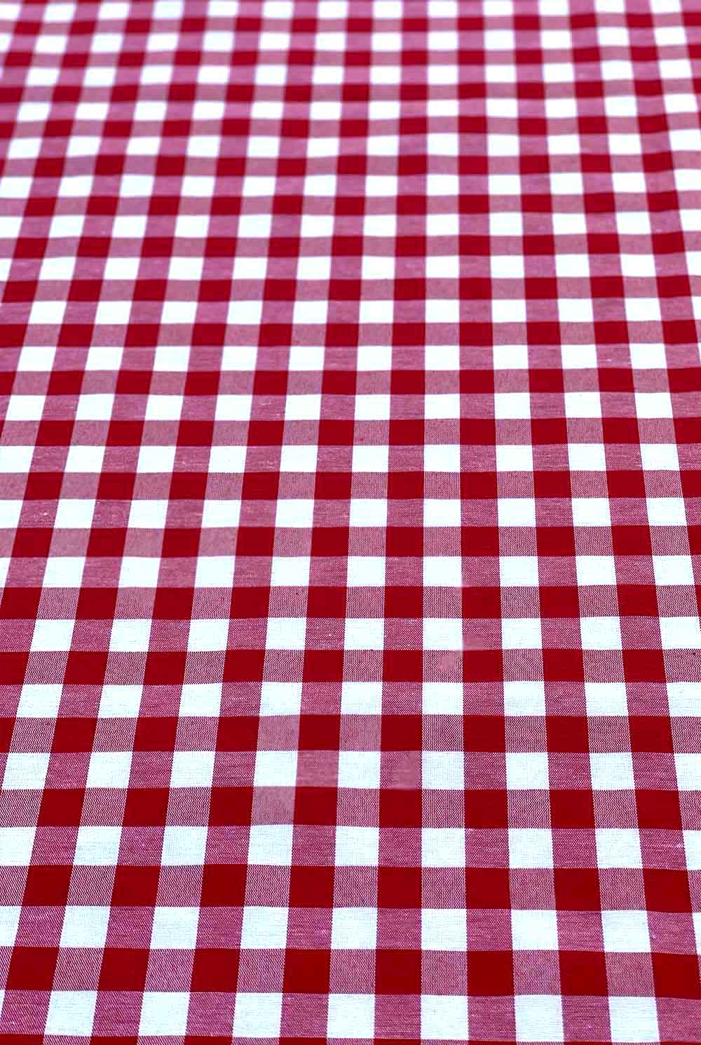 מפת שולחן משובצת אדום לבן דגם פיקניק רובי